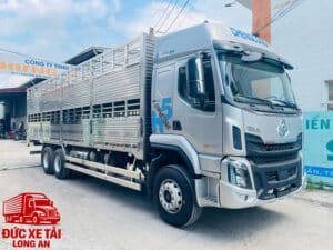 Xe Tải Chenglong H5 3 Chân Thùng Chở Gia Súc Full Inox