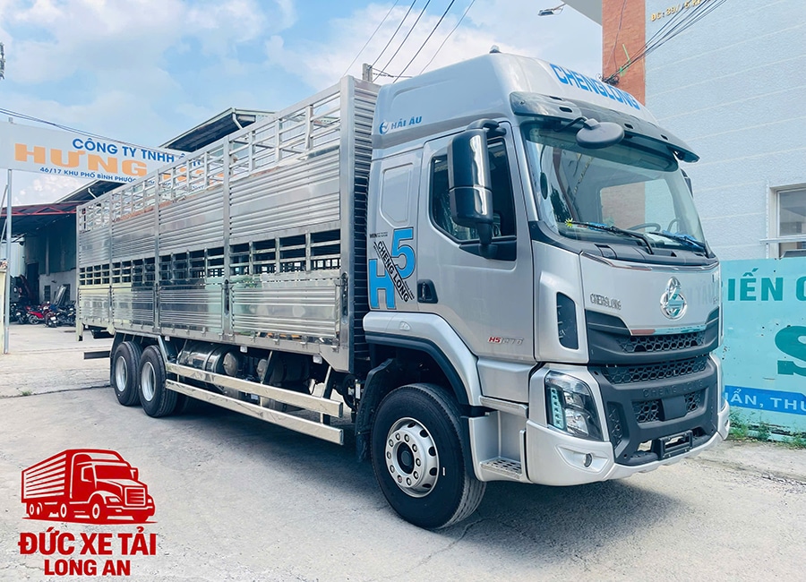 Xe Tải Chenglong H5 3 Chân Thùng Chở Gia Súc Full Inox