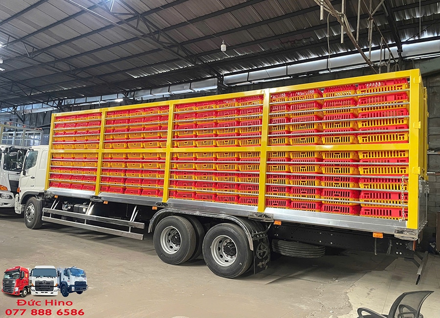 xe-tai-hino-15-tan-thung-cho-gia cam
