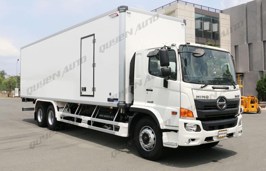 Xe Tải Hino 15 Tấn FL8JW8A Thùng Bảo Ôn Quyền Auto