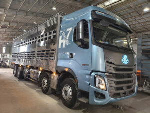Xe Tải Chenglong H7 5 Chân Thùng Chở Gia Súc 3 Sàn