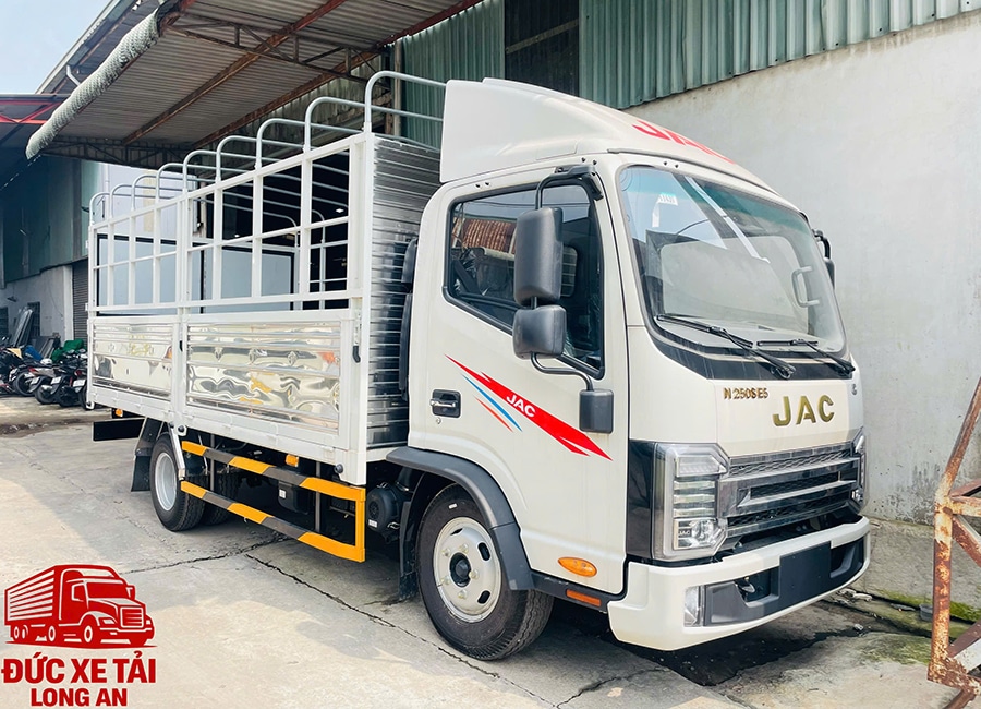 Xe Tải Jac N250S 2.5 Tấn Thùng Mui Bạt 4.4 Mét